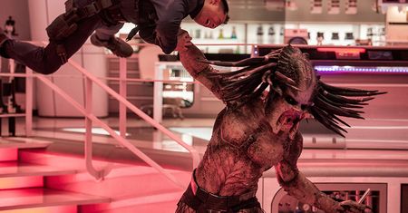 "Predator": fajerwerki i przekleństwa. Arnold Schwarzenegger złapałby się za głowę [RECENZJA]