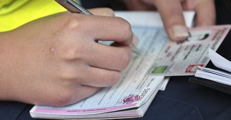 Pouczenia zamiast mandatów to początek. Protest rozlewa się na cały kraj