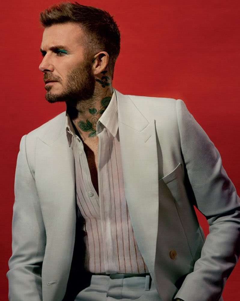David Beckham z pomalowanymi oczami w LOVE