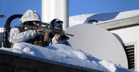 Konferencja jak wojna. Na ulicach policja, wojsko i wozy opancerzone