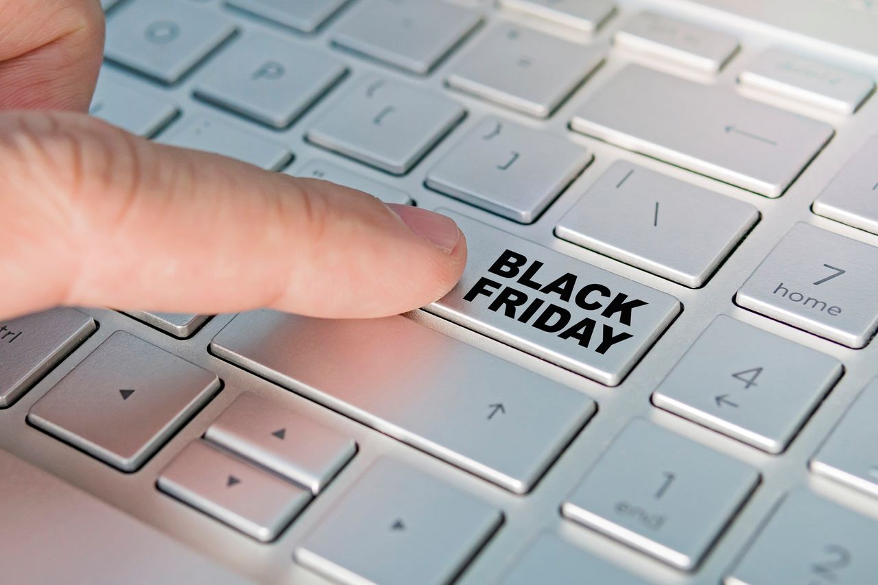 Fake Friday: Śledź oszustwa sprzedawców w Black Friday 2019