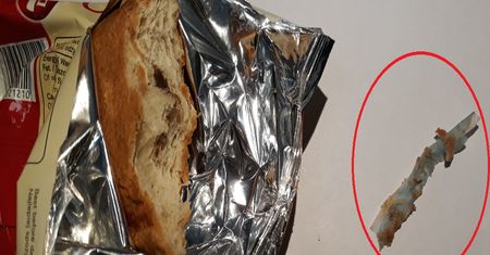 Znalazł w popularnej przekąsce niemiłą "niespodziankę". Nie wiadomo, co było w nadzieniu