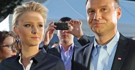 Kinga Duda przyłapana przed samymi wyborami. Tabloid opublikował pierwsze od dawna zdjęcia córki prezydenta