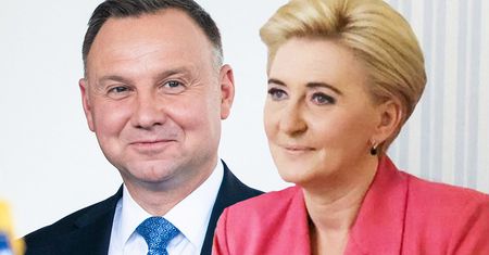 Andrzej Duda z Agatą nie powstrzymali namiętności przed dziećmi. To mega romantyczne zdjęcie przejdzie do historii