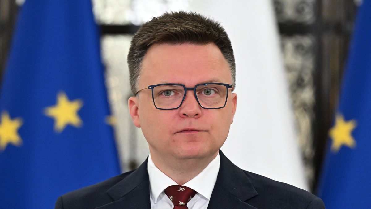 Warszawa, 20.05.2025. Marszałek Sejmu Szymon Hołownia podczas briefingu prasowego przed rozpoczęciem posiedzenia izby w Warszawie, 20 bm. (amb) PAP/Radek Pietruszka