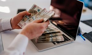 Wysłał przelew do narzeczonej. Co z podatkiem? Skarbówka wyjaśnia