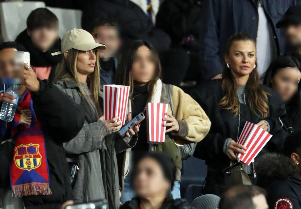 FC Barcelona v Atletico Madrid - LaLiga EA SportsAnna Lewandowska and Coral Simanovich, the wife of Sergi Roberto, are watching the match between FC Barcelona and Club Atletico de Madrid for week 15 of the LaLiga EA Sports, being played at the Olympic Stadium Lluis Companys in Barcelona, Spain, on December 3, 2023. (Photo by Joan Valls/Urbanandsport/NurPhoto via Getty Images)NurPhotofc barcelona, fcb, club atletico de madrid, olympic stadium lluis companys, week 15, laliga ea sports, football, sports, news, urbanandsport, nurphoto, anna lewandowska, coral simanovich, barcelona, 03rd december 2023, joan valls, football match, sports photography, spanish football, football wives, laliga match, football stadium, professional football, spanish league, athletic competition, football fans, match day, catalunya sports, football culture, sports journalism, athlete spouses, laliga season 2023-2024, football reportage, sports media.