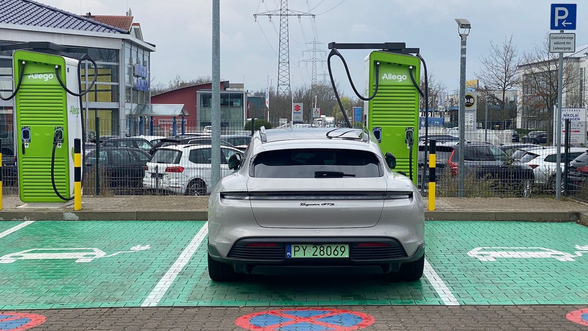 Porsche Taycan GTS Sport Turismo