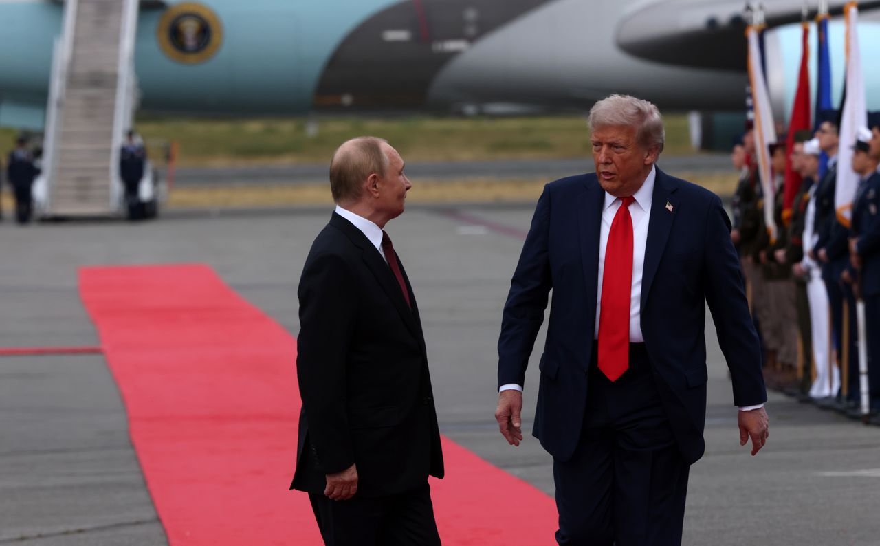 Pierwsze słowa. Ekspert od czytania z ruchu warg sugeruje, o czym rozmawiali Trump i Putin