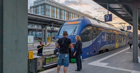 Pociąg w Niemczech zatrzymany przez brud. Kazali pasażerom wysiąść