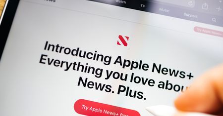 Apple chce sprzedawać usługi w pakiecie. Wydawcy prasy mówią "nie"
