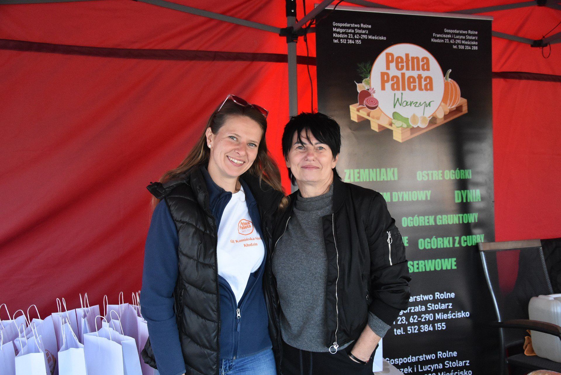 Małgorzata Kamińska - Stolarz (po lewej) swoim pomysłem zaraziła koleżanki z KGW Kłodzin