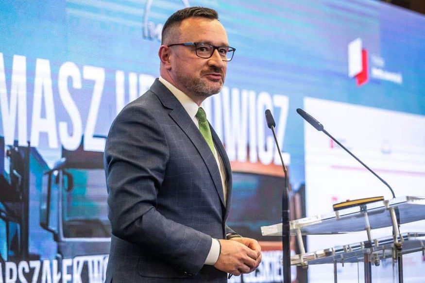 Urynowicz: PiS uprawia parodię samorządności. Z każdą rzeczą lecą do "centrali"