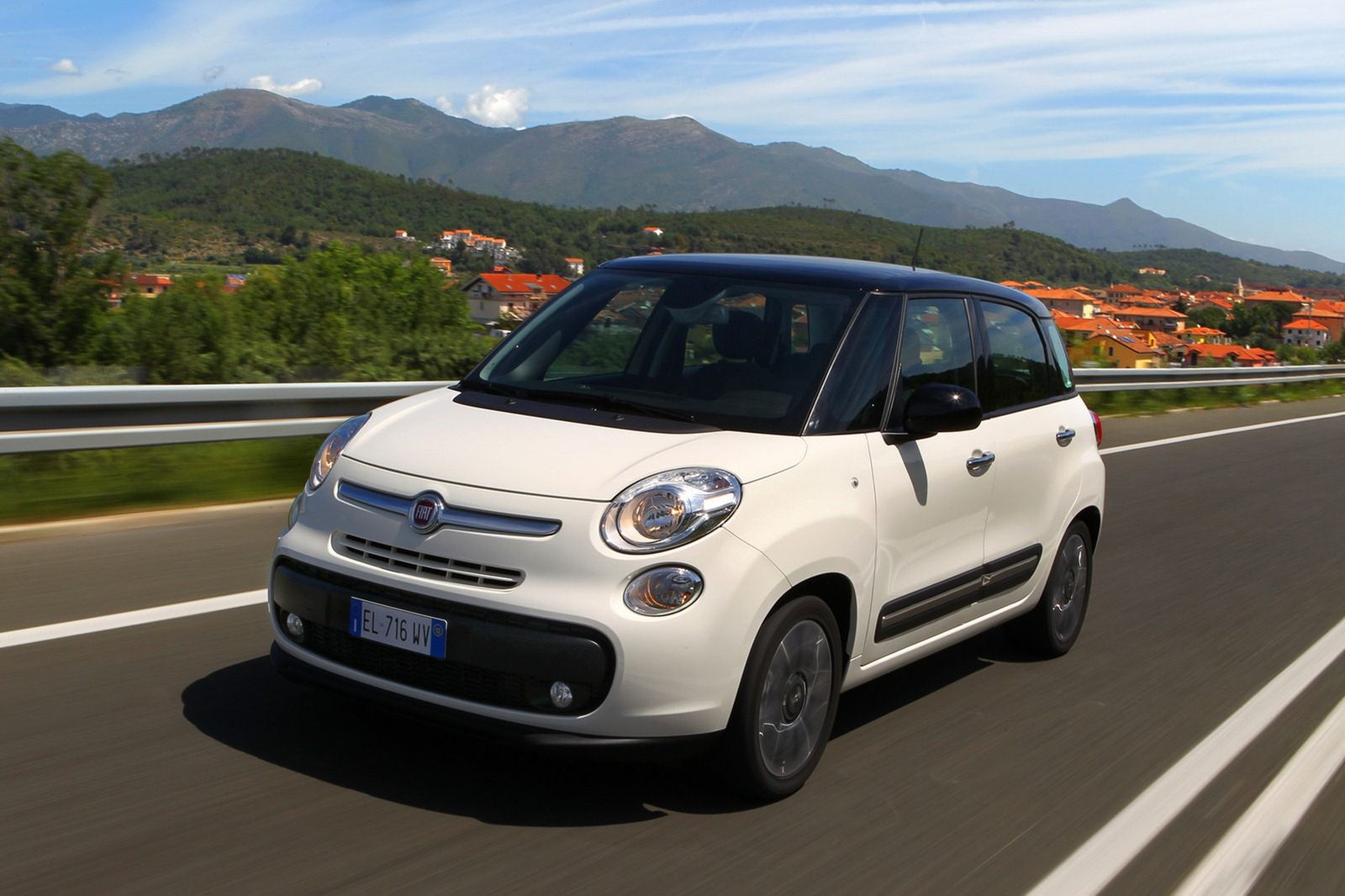 Fiat 500L - obszerna galeria zdjęć 4