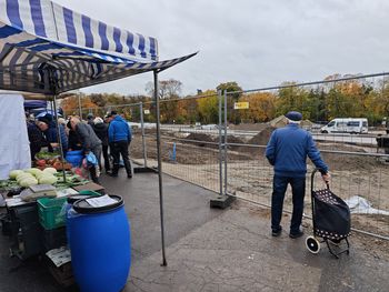 Toruń: Budowa w centrum. Co z dojazdem i dojściem do cmentarza i targowiska na święto?