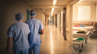 Sześciu lekarzy odeszło w dniu otwarcia placówki. Szpital odpiera zarzuty