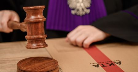 Wyrok dla naturopaty. Wmawiał chorym pacjentkom, że nie mają raka