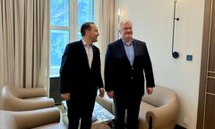 Wyszli unikając dziennikarzy. Po rozmowach pojawił się wpis