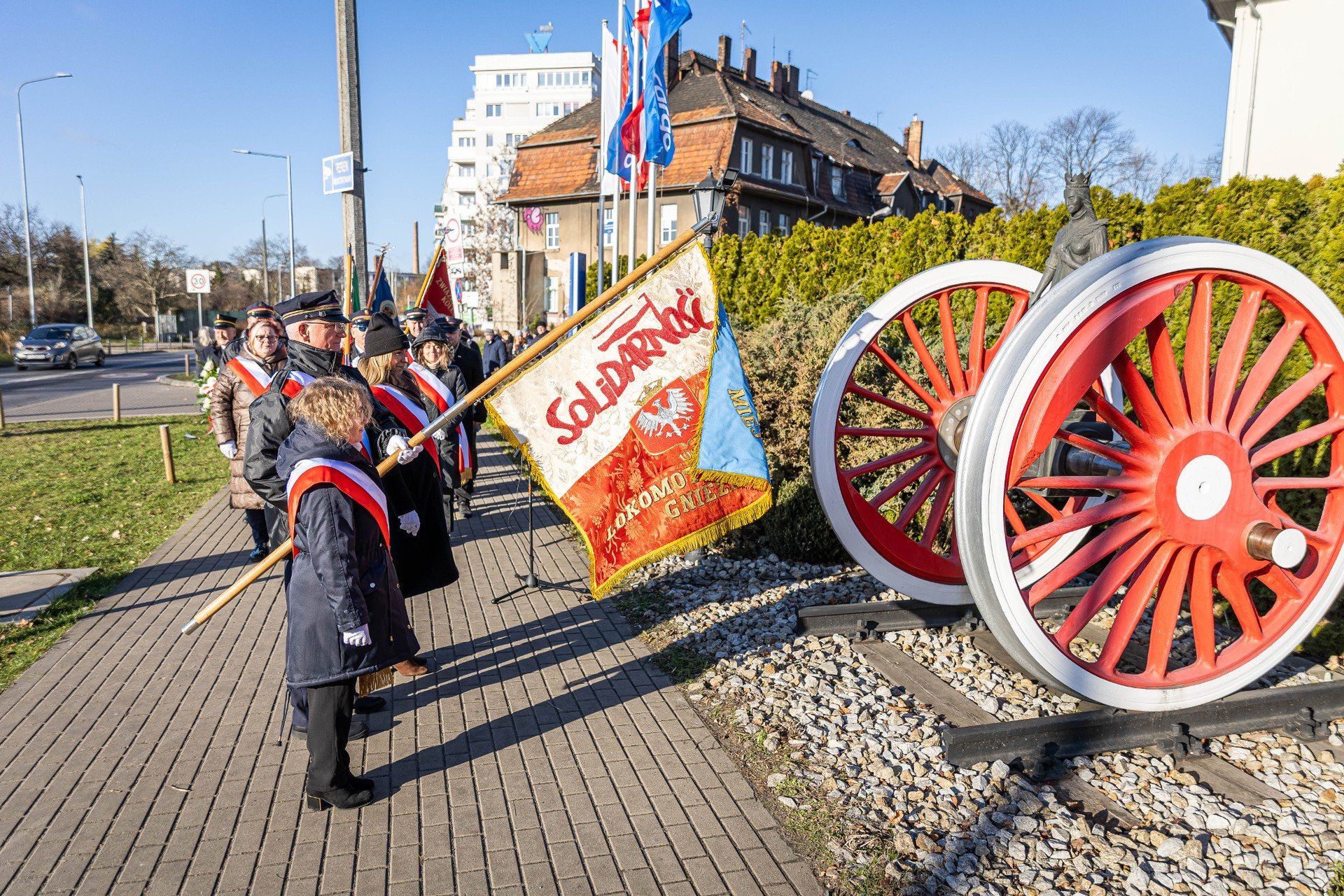 Obchody Święta Kolejarza 2025 przed siedzibą PKP Cargo w Poznaniu