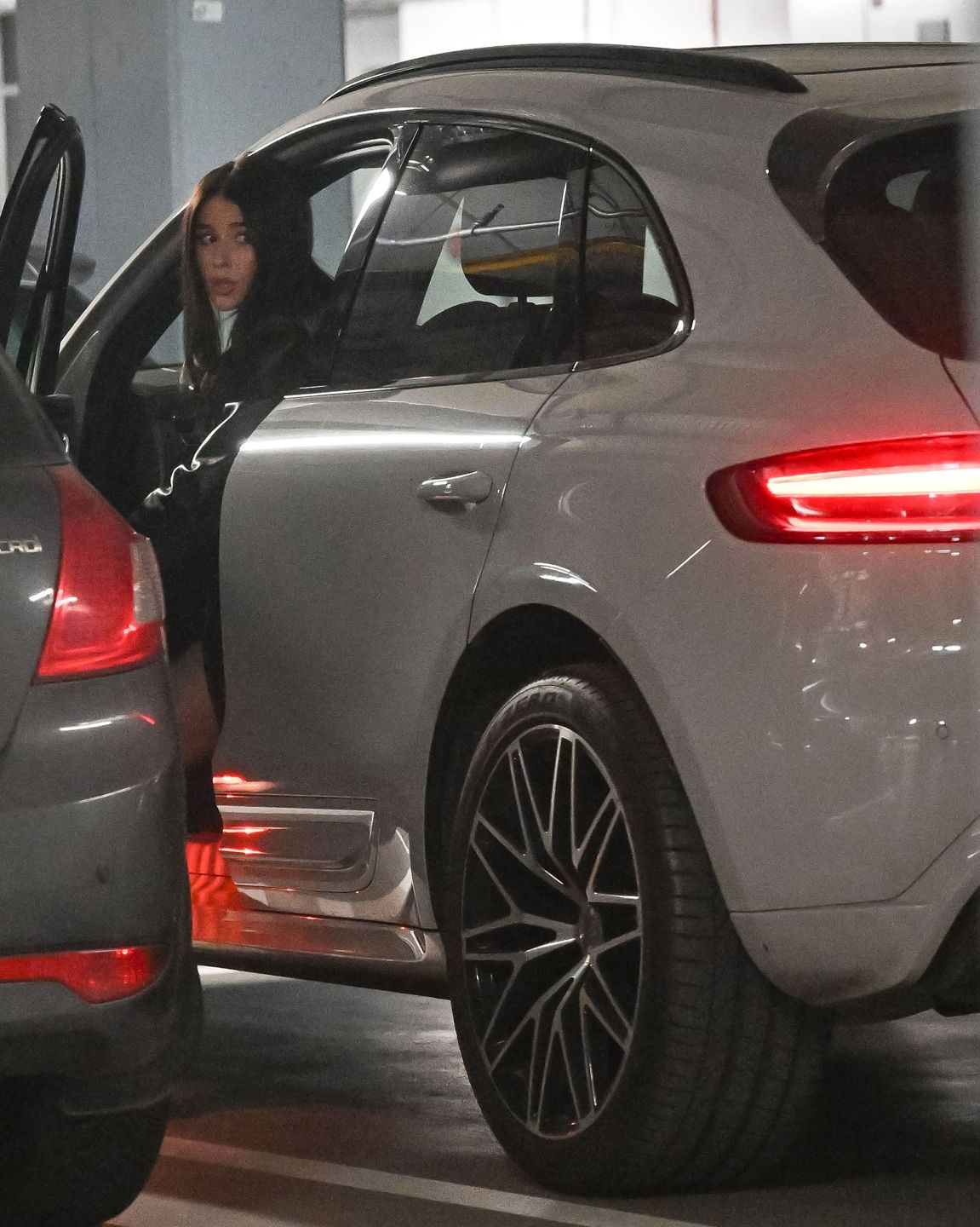 Roksana Węgiel w obiektywie paparazzi