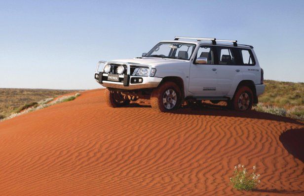 Nissan Patrol Simpson - przez pustynię, na pustynię