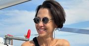 Uśmiechnięta od ucha do ucha Anna Popek w stroju kąpielowym pozdrawia z jachtu (ZDJĘCIA)