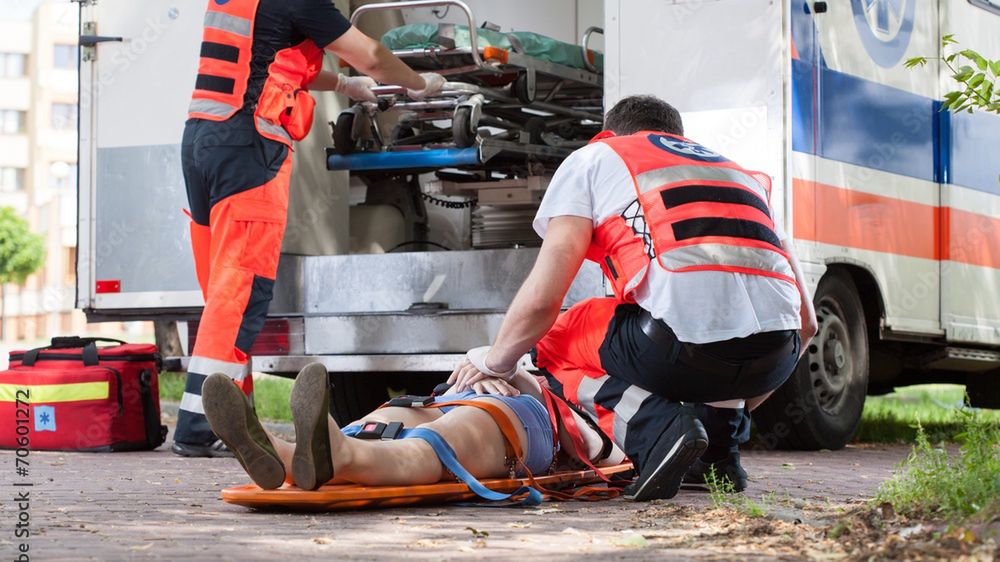 zdjęcie ilustracyjne/ Mężczyzna miał padaczkę, przechodnie uznali, że jest pijany