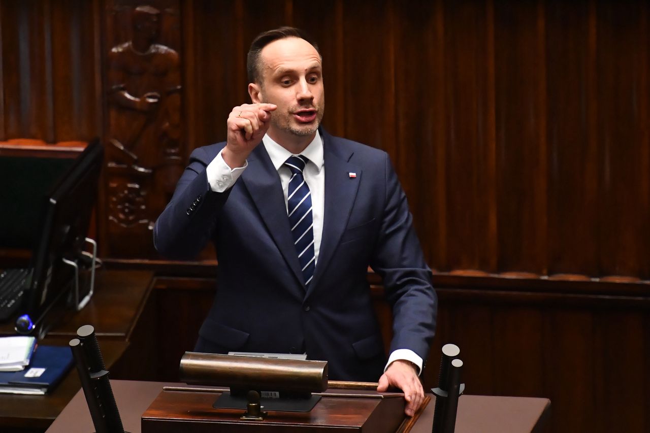 Stacje Lotosu mogą trafić w obce ręce. Kowalski mówi o obronie przed wrogim przejęciem