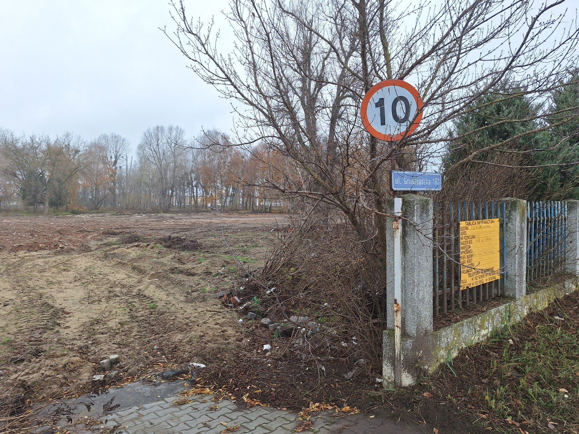 Teren po jednostce Armii Radzieckiej w Toruniu przeznaczony pod osiedle mieszkaniowe