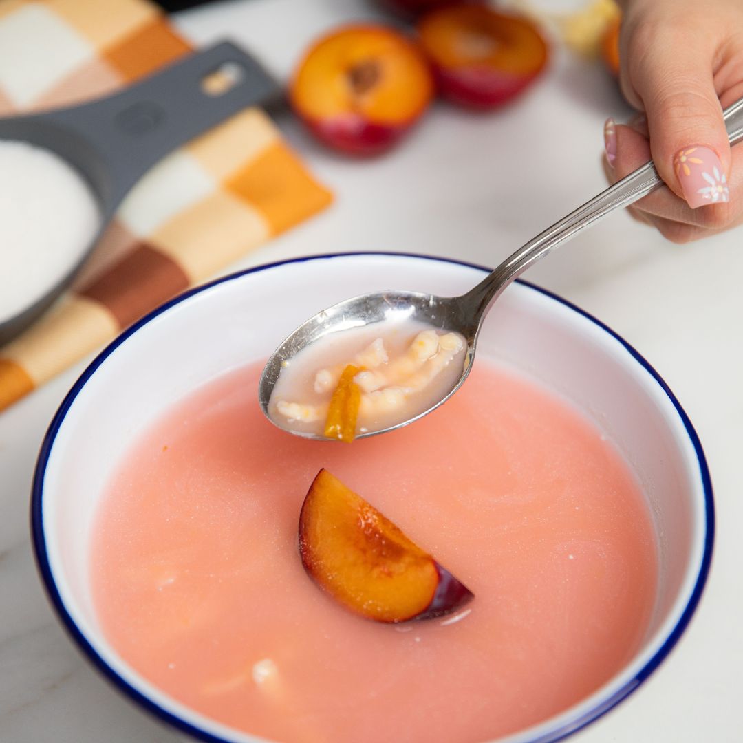 Do zupy owocowej świetnie pasuje ugotowany makaron