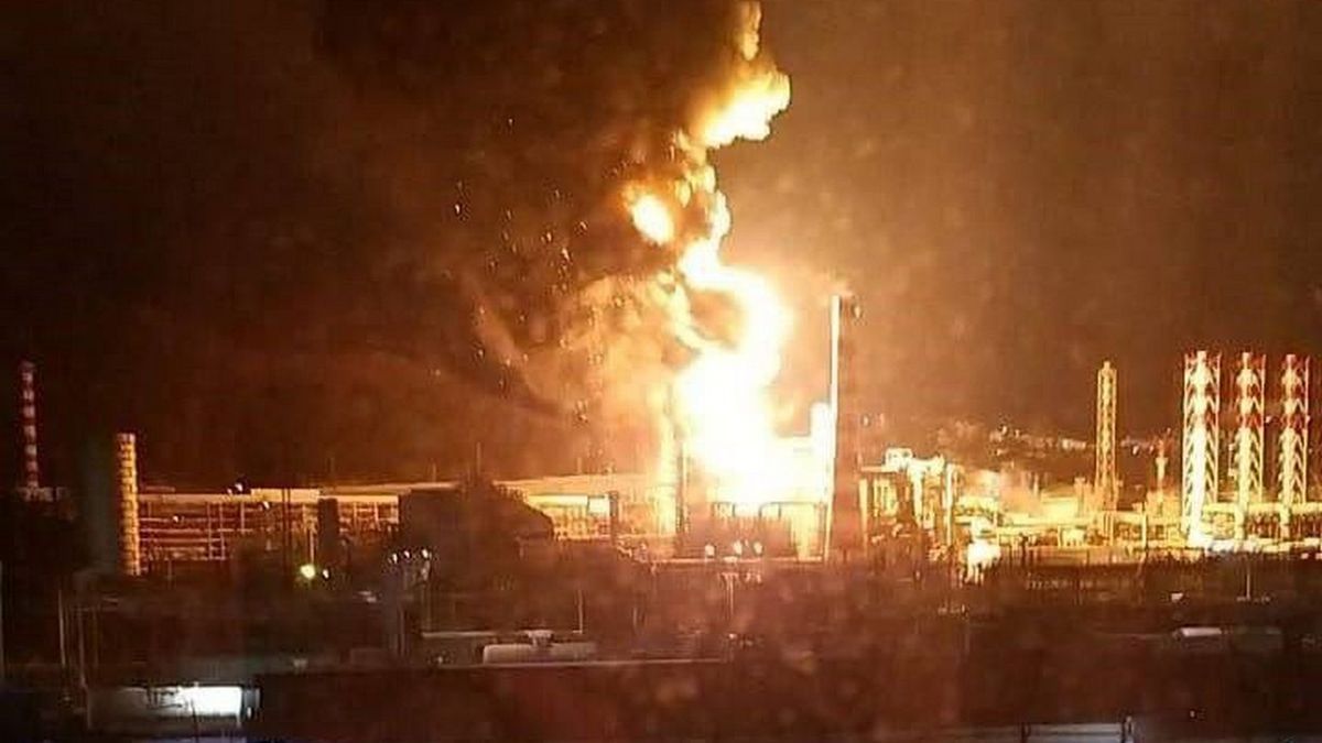 Rafineria Sławiańsk w ogniu