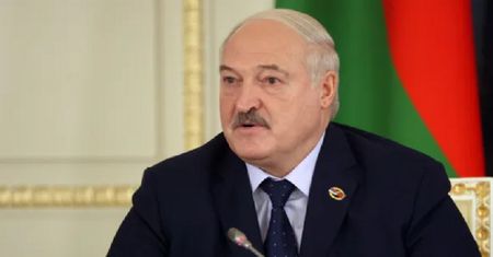 To Łukaszenka zmienił flagę Białorusi. Jak wyglądała wcześniej?