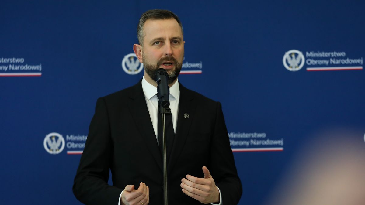 In Krakow, Poland, on January 19, 2026, Wladyslaw Kosiniak-Kamysz, Deputy Prime Minister and Minister of National Defense, holds a press conference following a meeting with the Romanian Minister of Defense via VTC at the headquarters of the Special Forces Component Command. The Minister of National Defense states that neither Poland nor Romania plans to send soldiers to Ukraine and will remain responsible for providing logistical support for allied forces on their own territory. After speaking with Radu-Dinel, Miruta also assures that both countries continue their cooperation under the SAFE program. (Photo by Klaudia Radecka/NurPhoto via Getty Images)