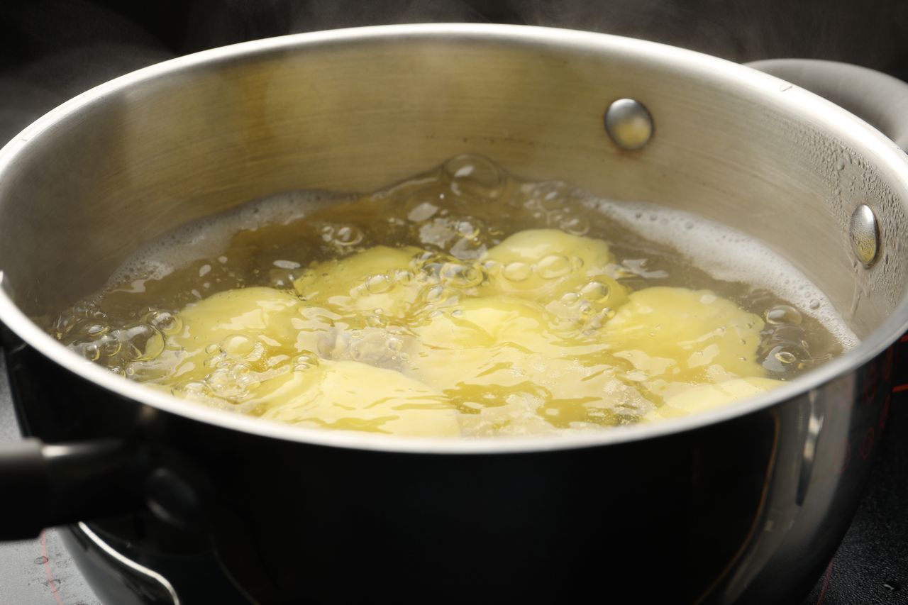 Już nie gotuję ziemniaków w wodzie. Znam lepszy sposób na pyszne purée