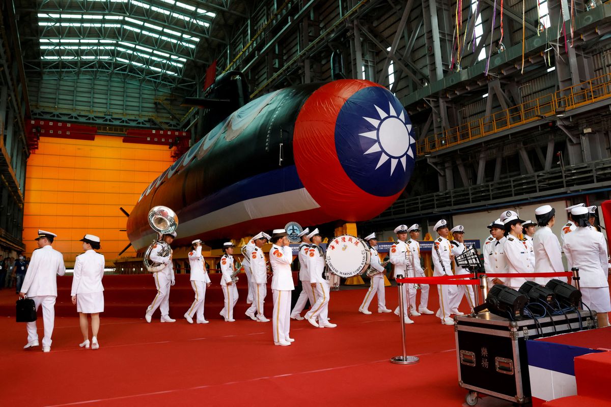 Ceremonia zwodowania pierwszego łodzi podwodnej zbudowanej w kraju na Tajwanie w Kaohsiung