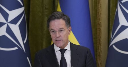 Szef NATO w Ukrainie. "Konieczne będą trudne wybory"