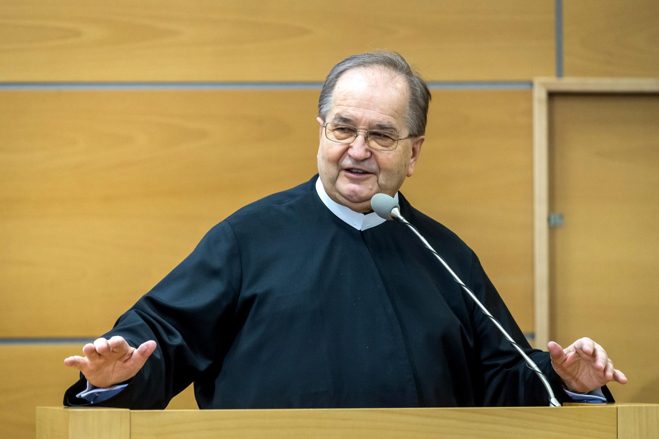 Związana z ojcem Tadeuszem Rydzykiem Fundacja "Nasza Przyszłość" rozdała ubogim żywność za ponad milion złotych