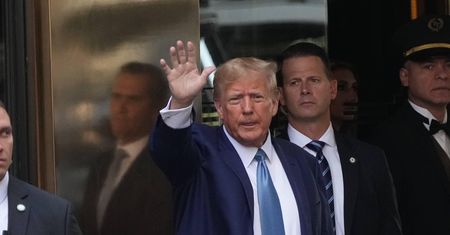 Trump obiecuje koniec wojny. "Zanim jeszcze dotrę do Gabinetu Owalnego"