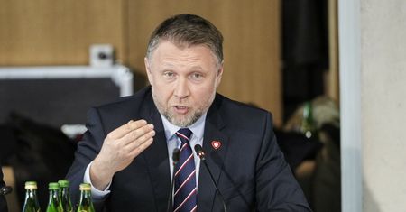 Zabieg syna senatora KO. Kierwiński czeka na wyniki kontroli