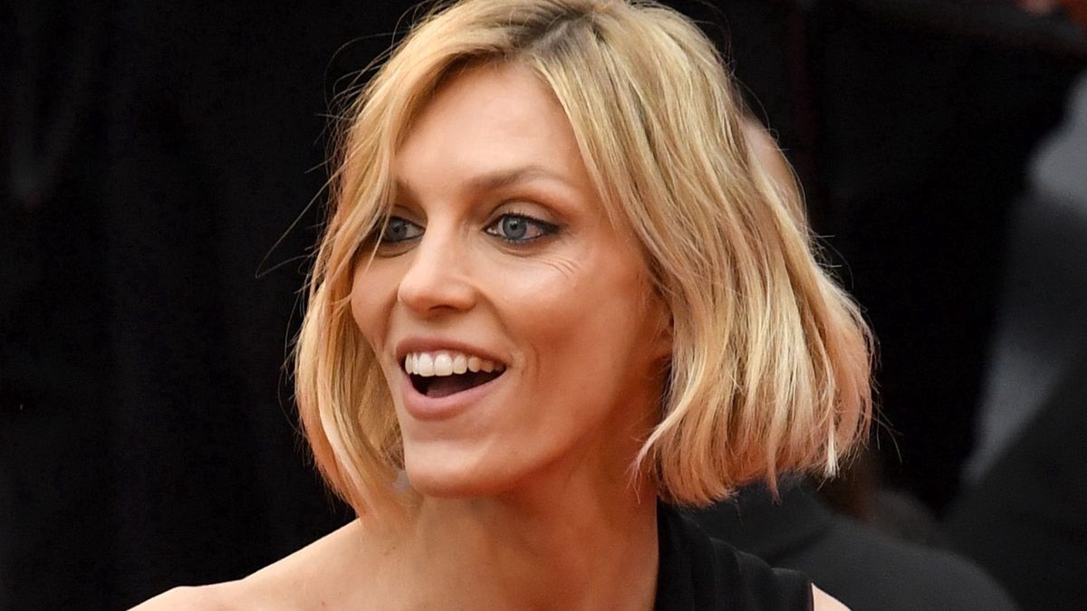 Anja Rubik lansuje trend na czekoladowy brąz