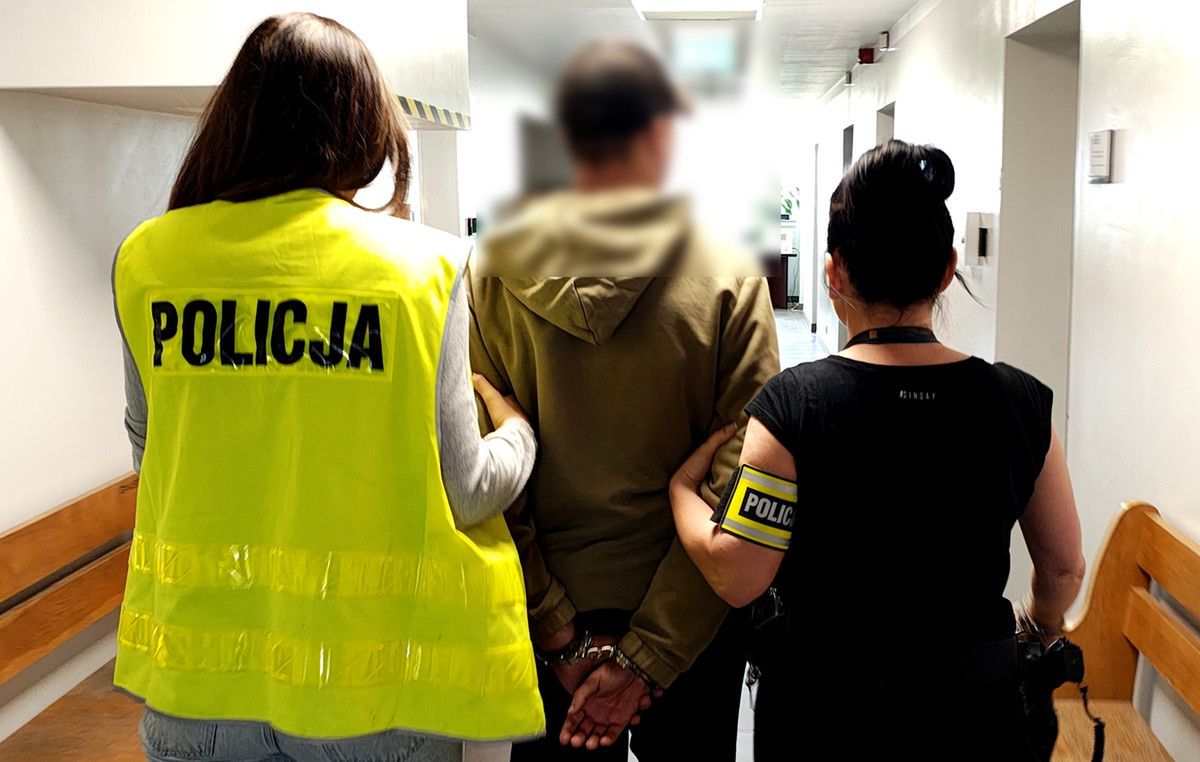 Groził nożem na terenie Akademii Piotrkowskiej. 22-latek usłyszał zarzuty