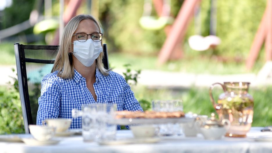 Małgorzata Trzaskowska, żona Rafala Trzaskowskiego w maseczce