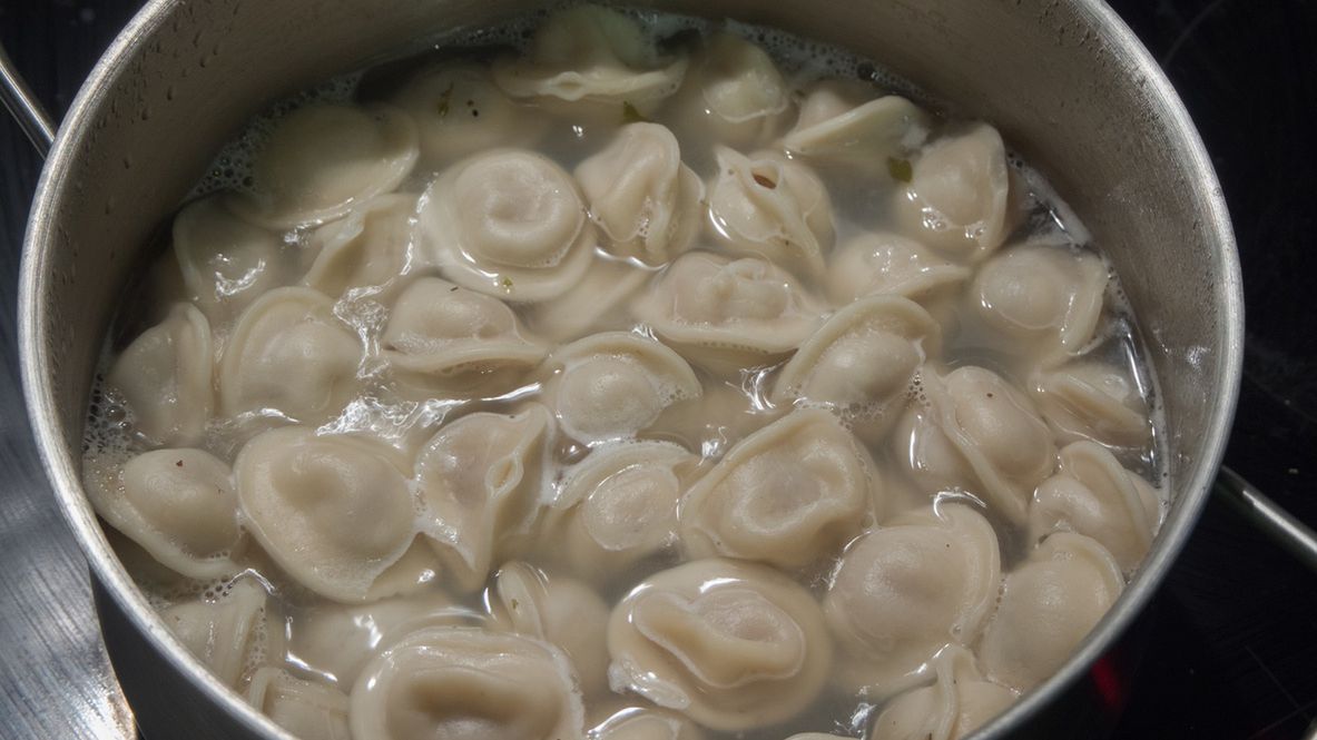 Dumplings
Dumplings in the pan are cooked on the stove
jockermax
white, dumplings, pan, fresh, hot, cuisine, shrimp, happy, background, na