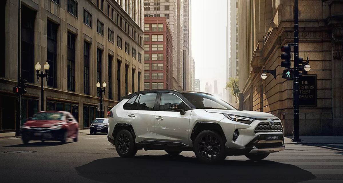 SUV Toyoty? Sprawdź RAV4, Toyotę C-HR i inne polecane modele