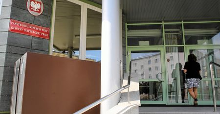 Ochraniali państwowe instytucje. Nie płacą pracownikom. Poszkodowani są emeryci