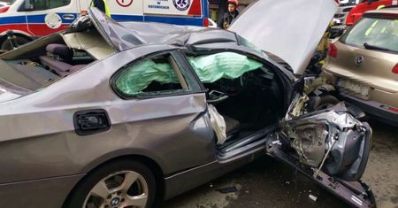 Bytom. Groźny wypadek w centrum. Uszkodzonych pięć samochodów