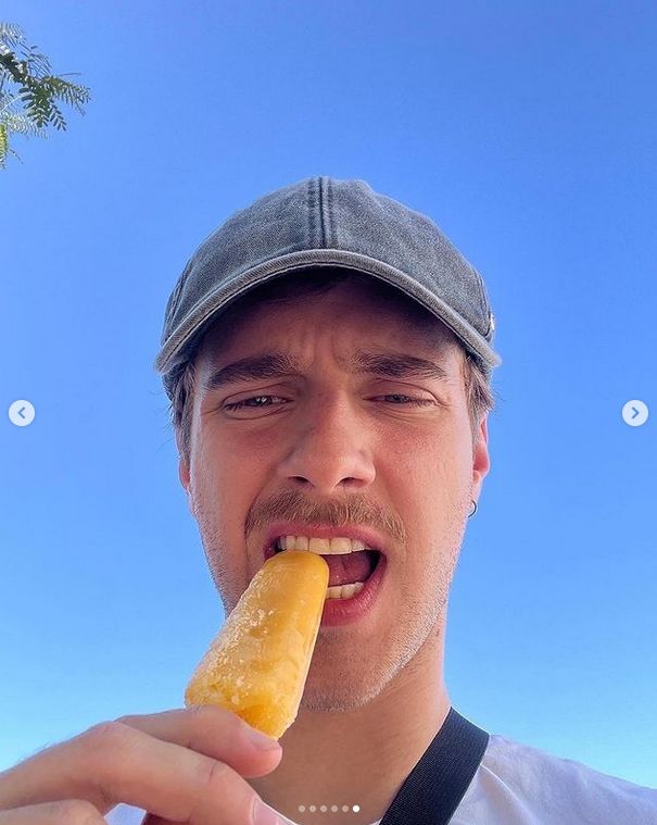 Maciej Musiał pręży klatę na Ibizie