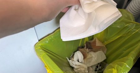 Wyrzucasz do kosza na papier czy odpady zmieszane? Błąd może kosztować