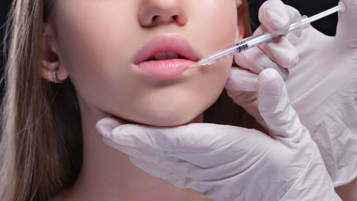 Jak powiększyć usta i nadal wyglądać naturalnie?