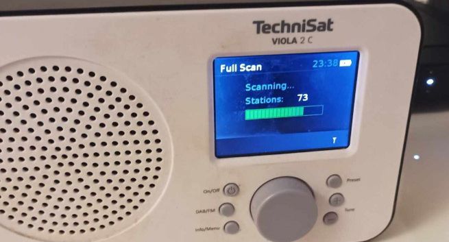 Ponad 70 stacji w DAB+ w jednym mieście? „Sytuacja Polski i Francji zupełnie różna”